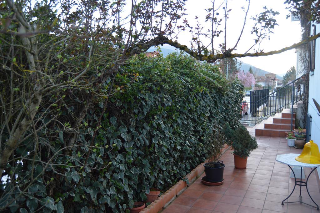 Pension El Peregrino De Larrasoana מראה חיצוני תמונה